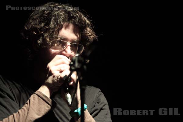 LOU BARLOW - 2010-02-03 - PARIS - Point Ephemere - 